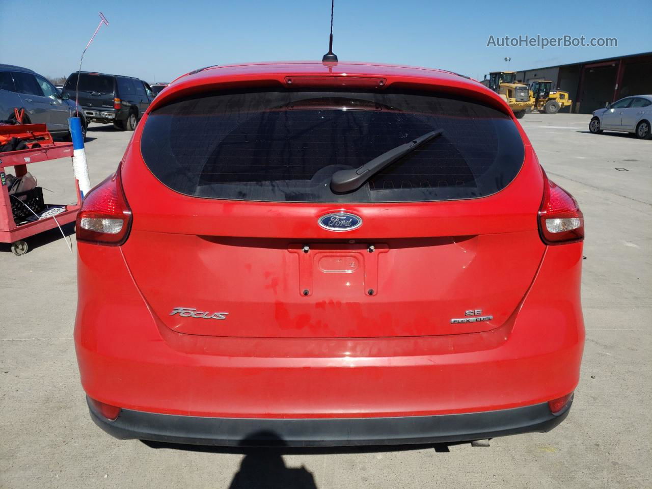 2015 Ford Focus Se Red vin: 1FADP3K20FL282098