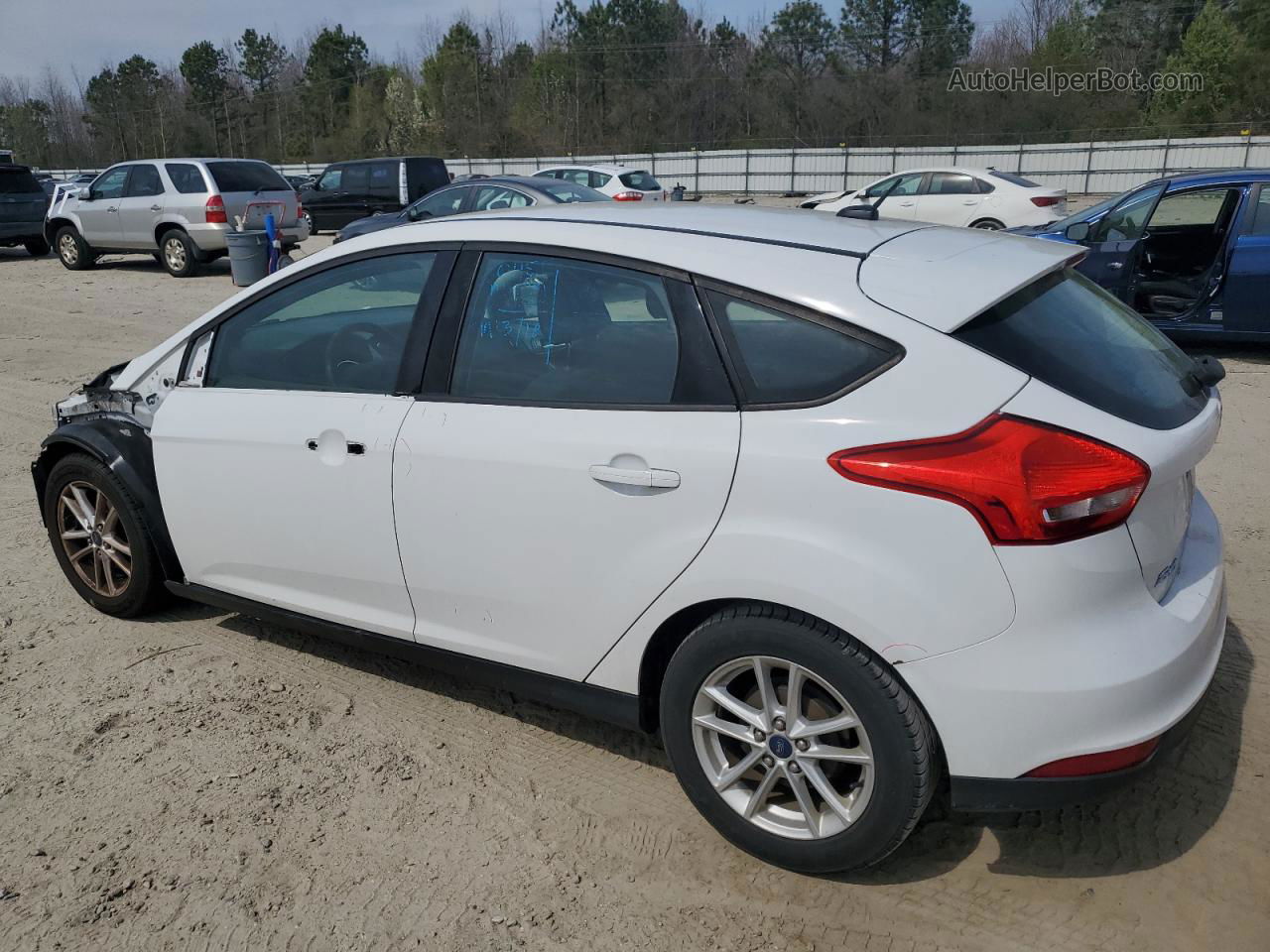 2015 Ford Focus Se White vin: 1FADP3K20FL328707