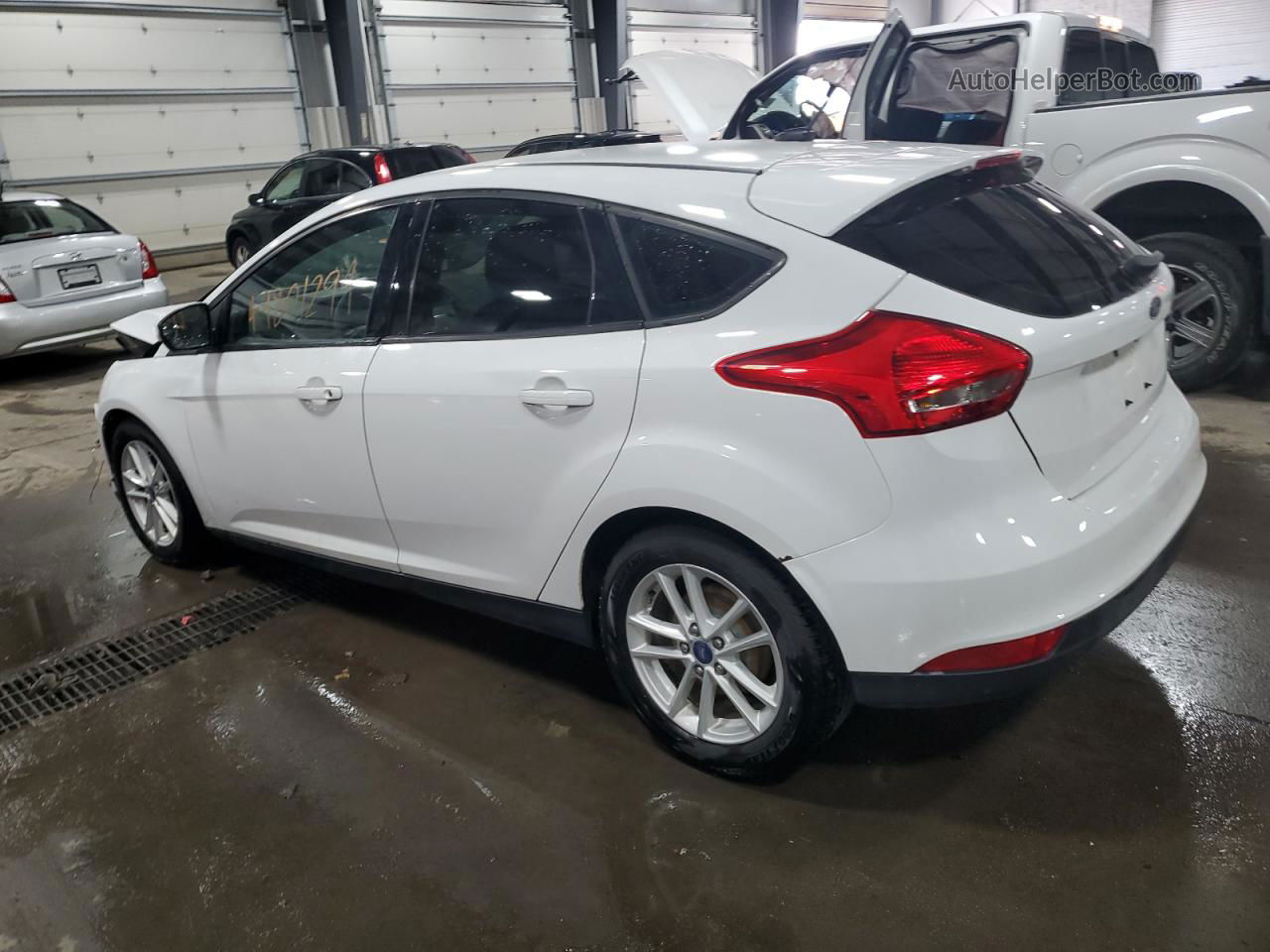 2017 Ford Focus Se White vin: 1FADP3K20HL239397