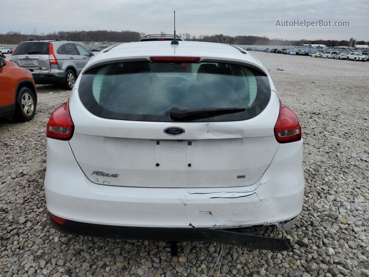 2017 Ford Focus Se White vin: 1FADP3K20HL278135