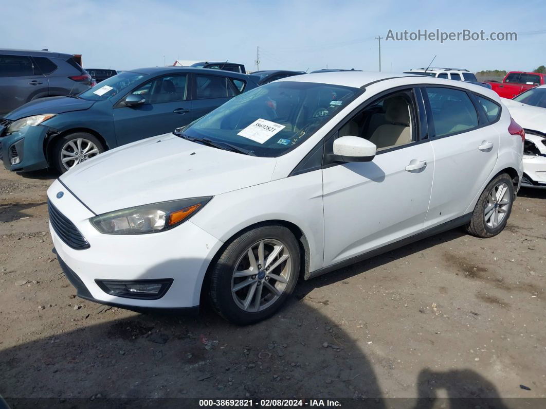 2018 Ford Focus Se White vin: 1FADP3K20JL251720