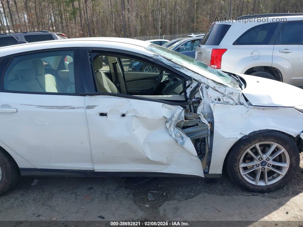 2018 Ford Focus Se White vin: 1FADP3K20JL251720