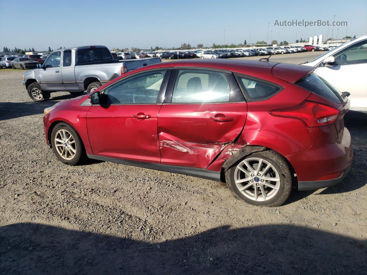 2016 Ford Focus Se Red vin: 1FADP3K21GL310606