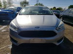 2016 Ford Focus Se Серебряный vin: 1FADP3K21GL310945