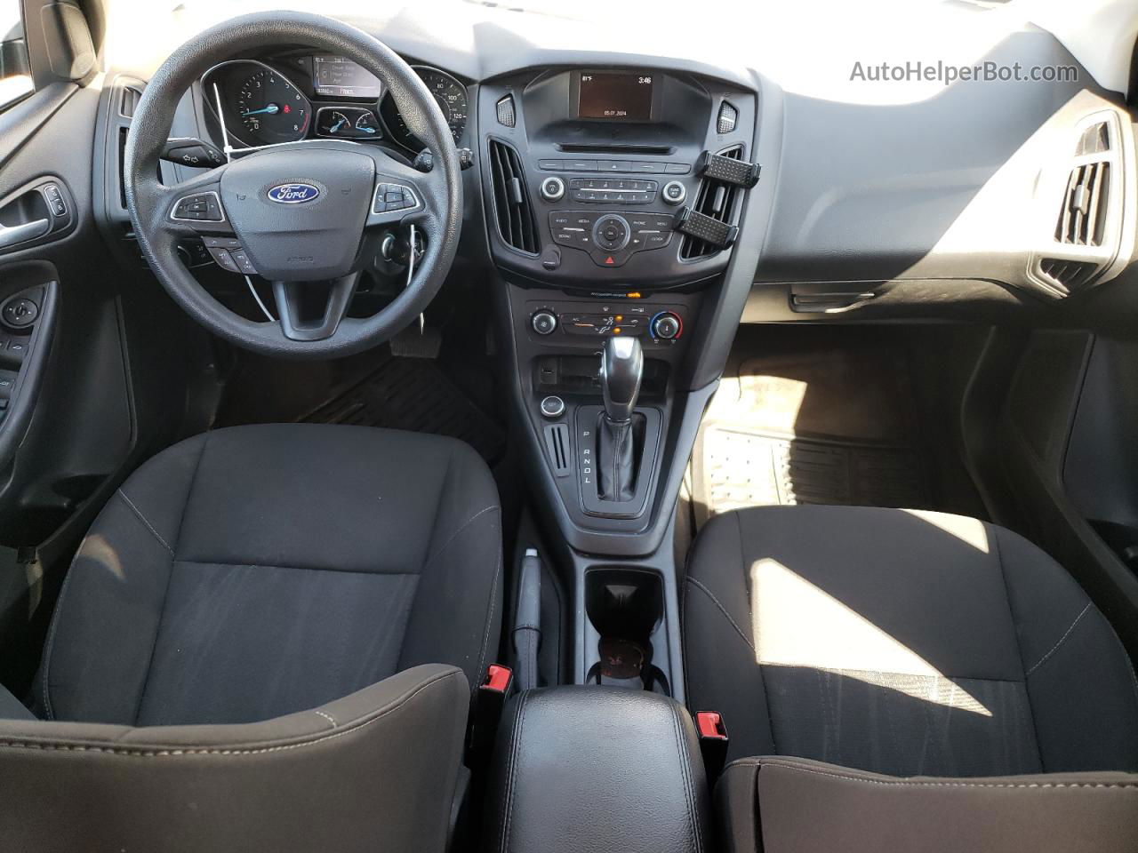 2016 Ford Focus Se Серебряный vin: 1FADP3K21GL310945