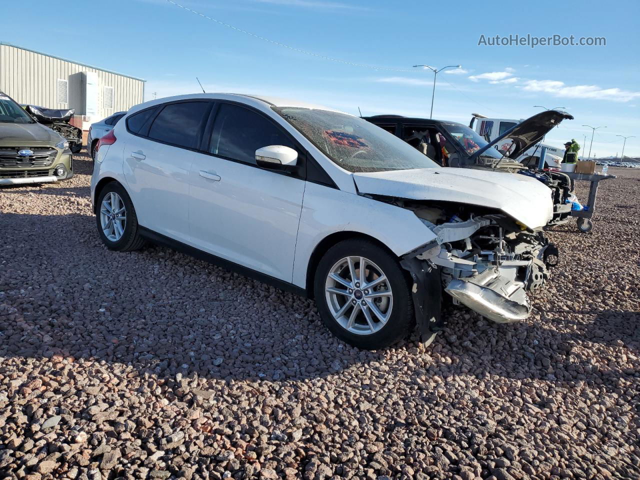 2016 Ford Focus Se White vin: 1FADP3K21GL352533