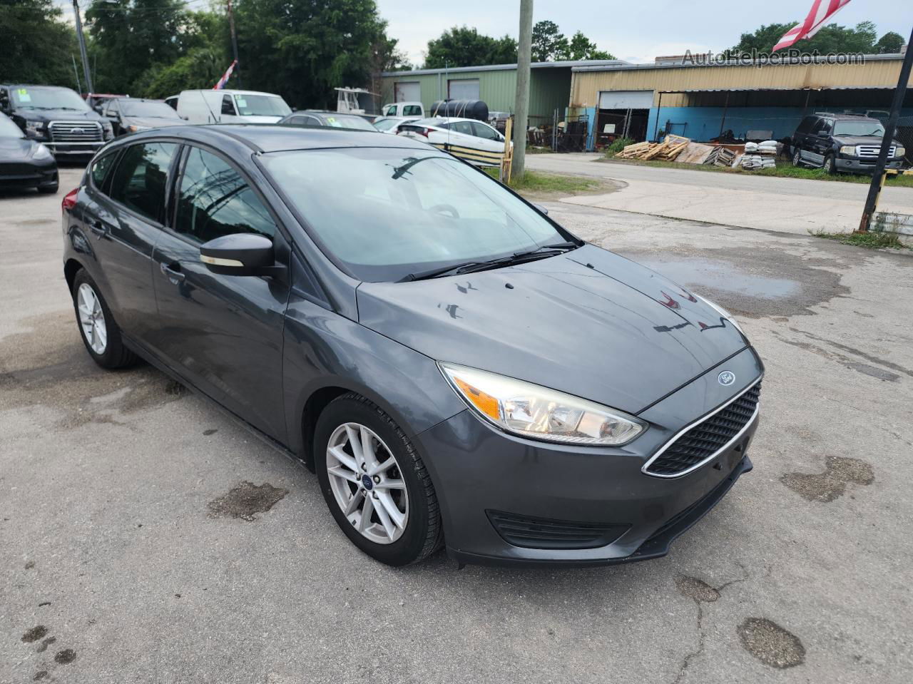 2017 Ford Focus Se Gray vin: 1FADP3K21HL216713