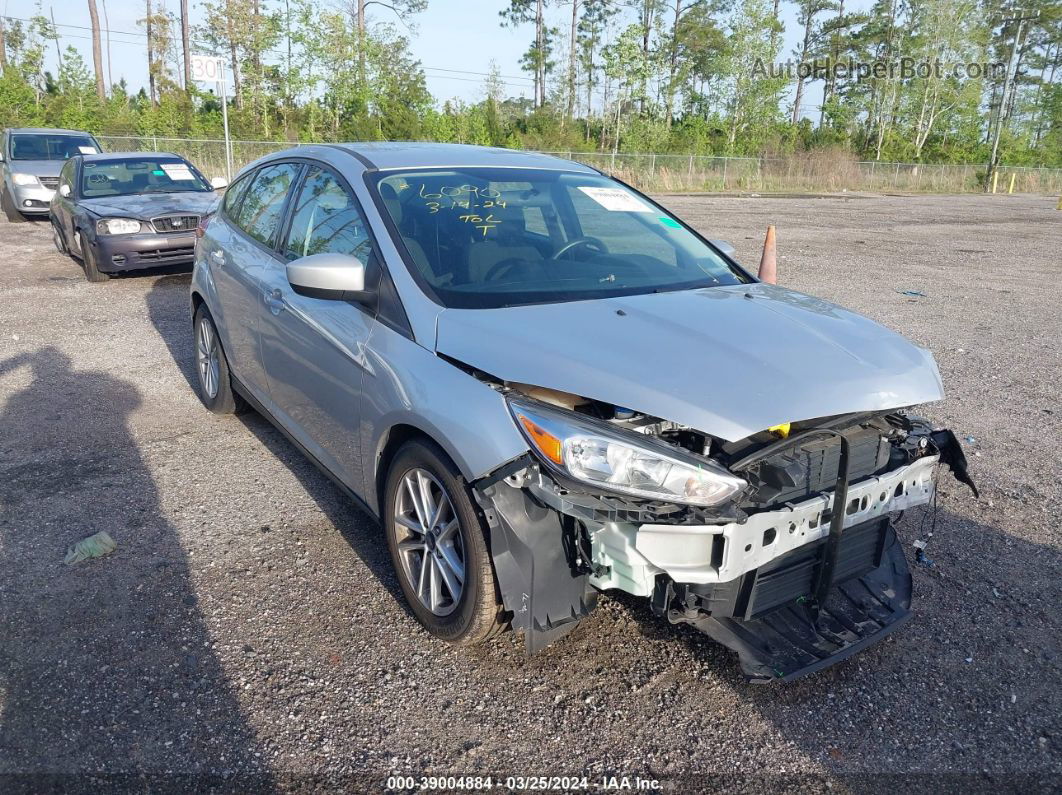 2018 Ford Focus Se Silver vin: 1FADP3K21JL213056