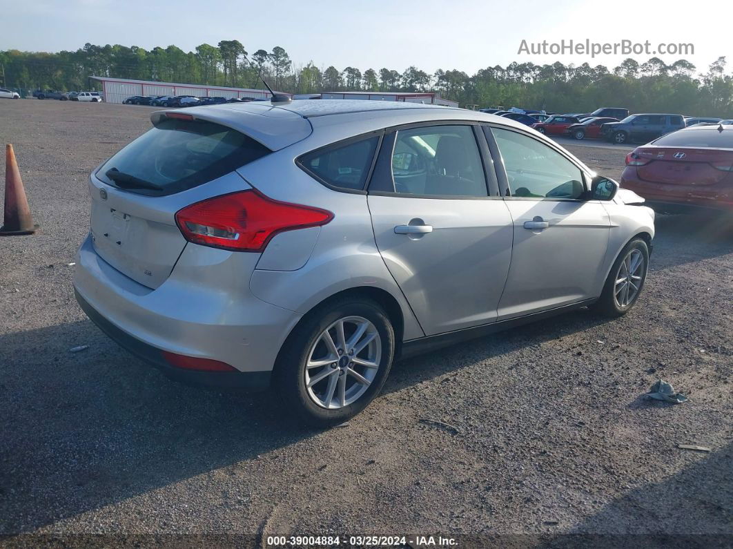 2018 Ford Focus Se Silver vin: 1FADP3K21JL213056