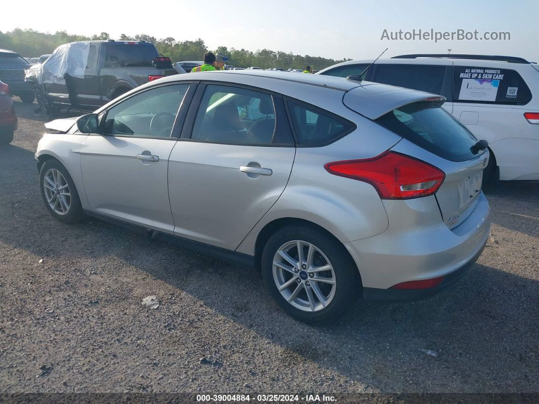 2018 Ford Focus Se Silver vin: 1FADP3K21JL213056