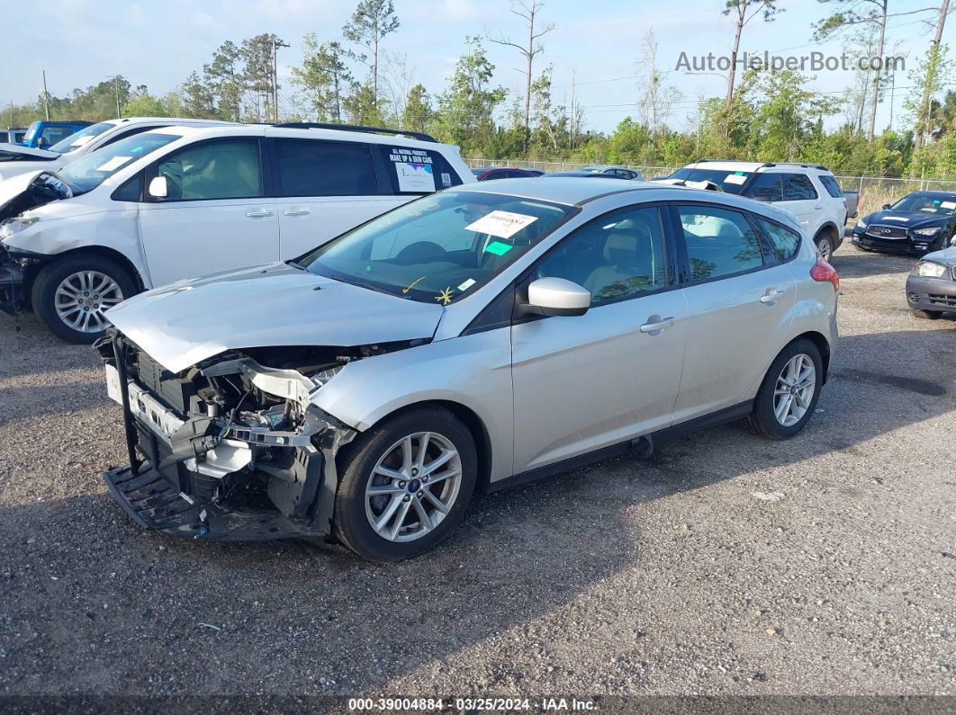 2018 Ford Focus Se Silver vin: 1FADP3K21JL213056