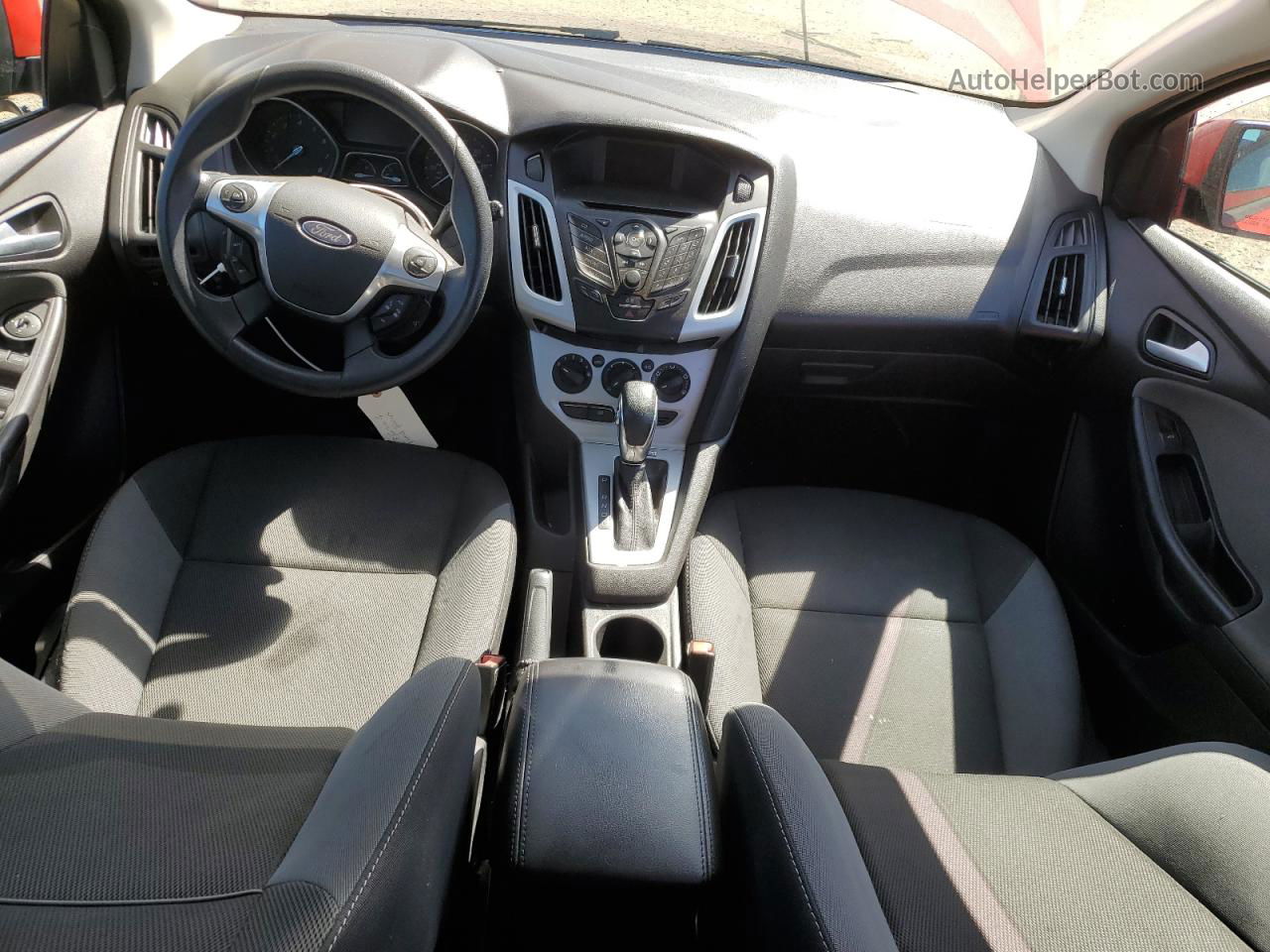 2013 Ford Focus Se Красный vin: 1FADP3K22DL206508