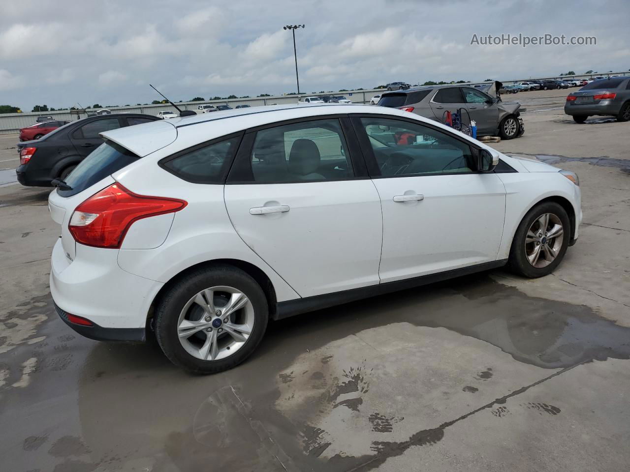 2013 Ford Focus Se White vin: 1FADP3K22DL263064