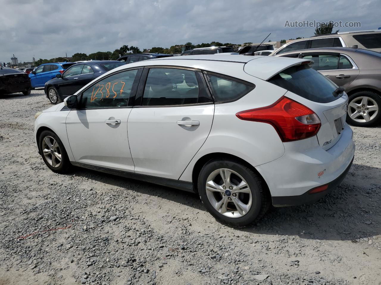 2013 Ford Focus Se White vin: 1FADP3K22DL301473