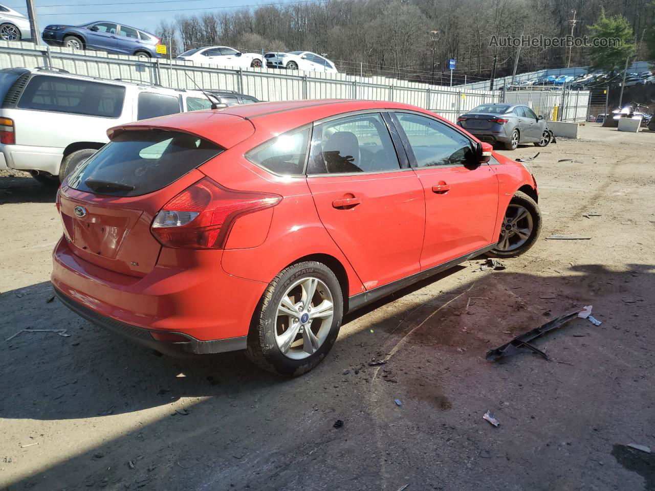 2014 Ford Focus Se Red vin: 1FADP3K22EL128667