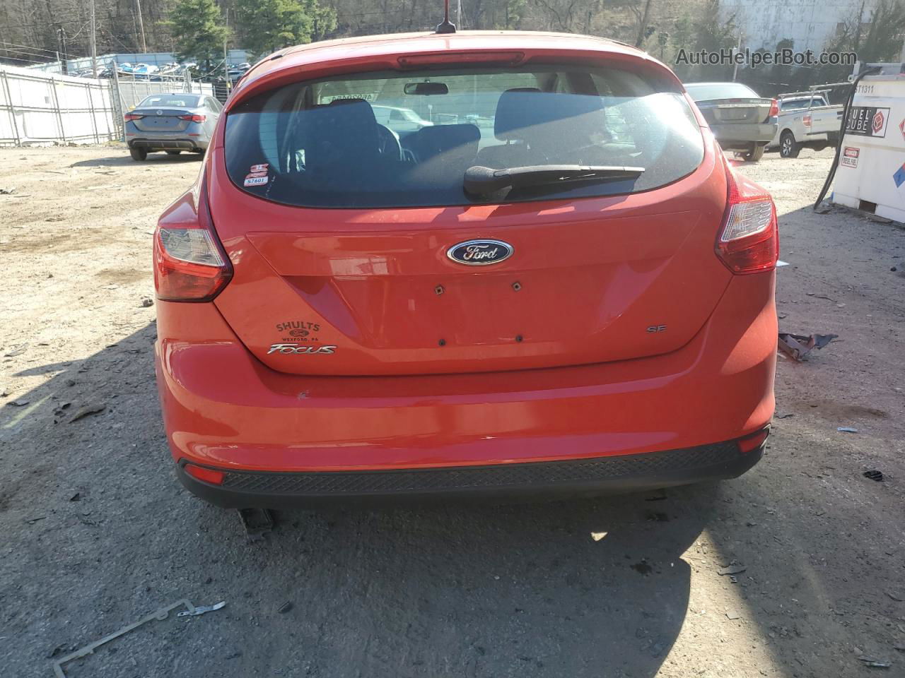 2014 Ford Focus Se Red vin: 1FADP3K22EL128667