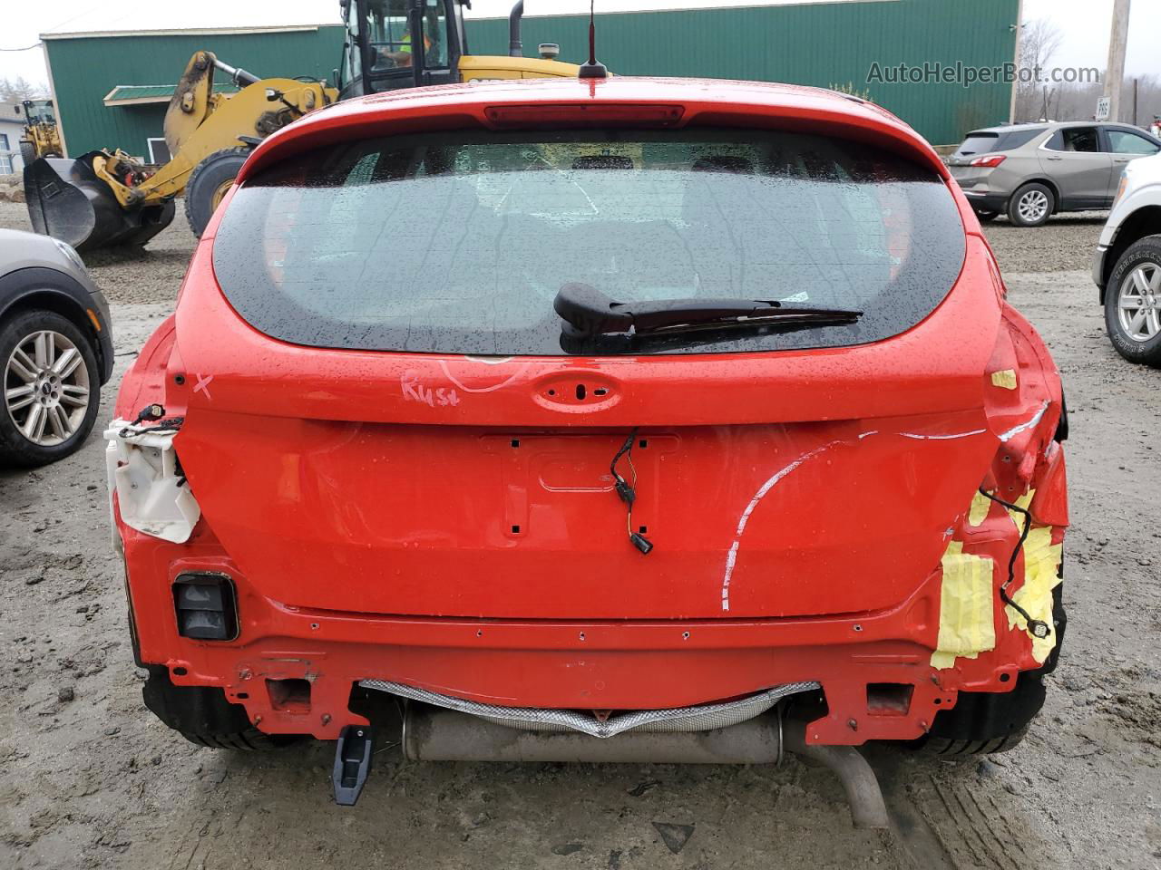 2015 Ford Focus Se Красный vin: 1FADP3K22FL226566