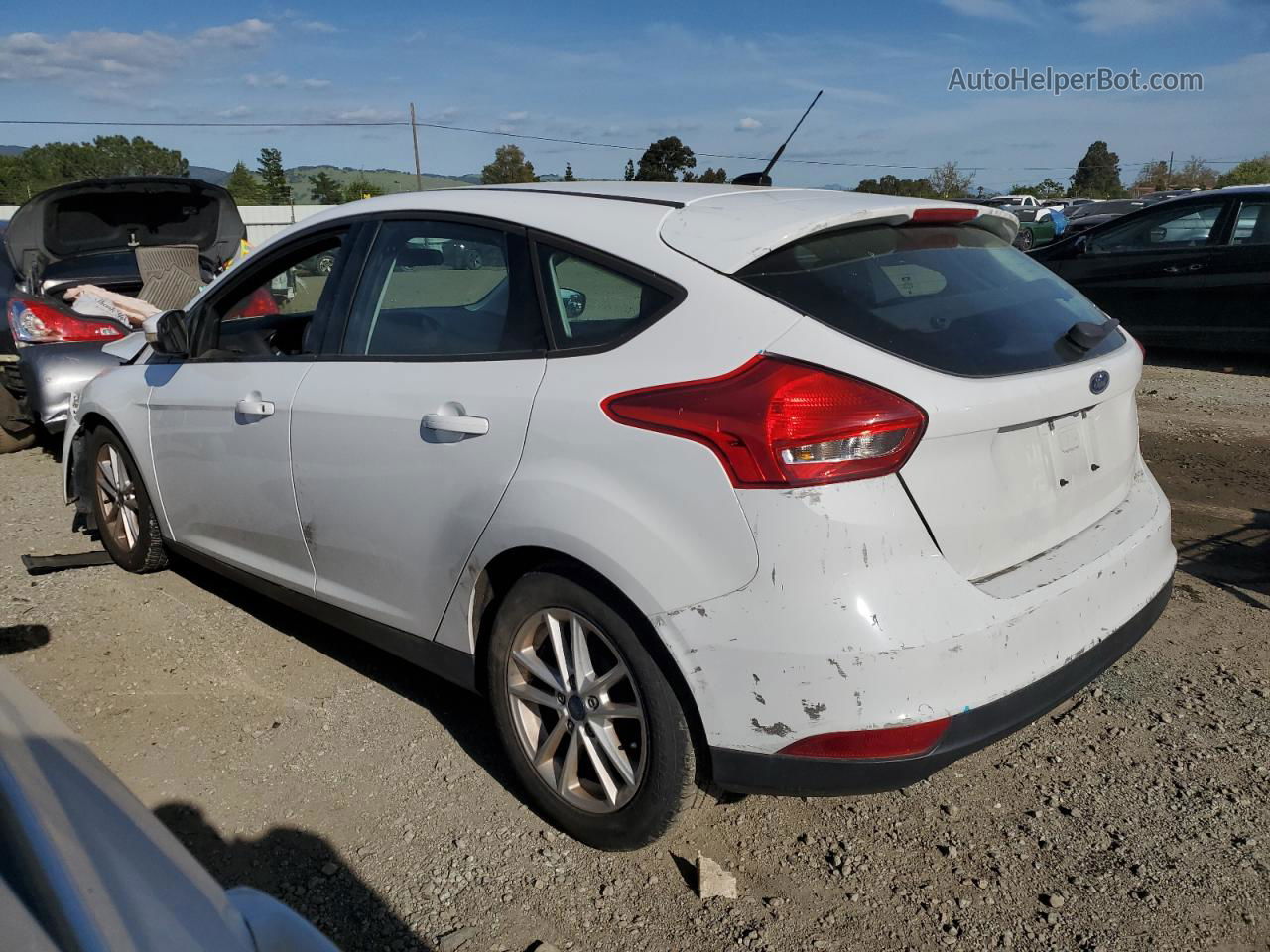 2016 Ford Focus Se Белый vin: 1FADP3K22GL276157