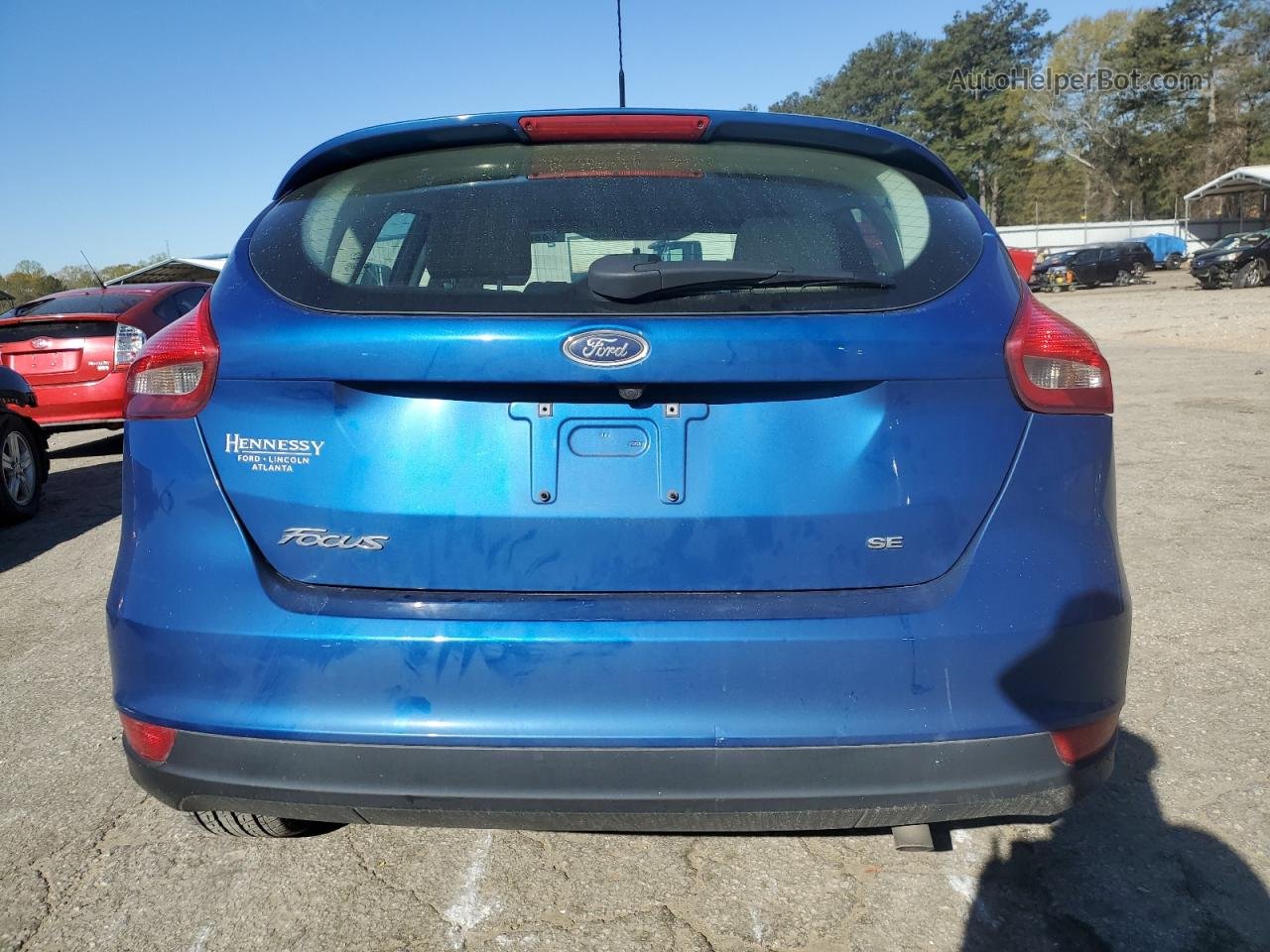 2018 Ford Focus Se Blue vin: 1FADP3K22JL291197