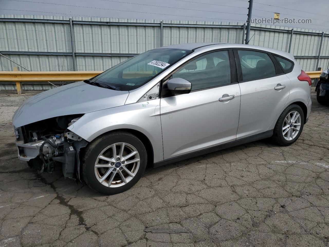 2015 Ford Focus Se Silver vin: 1FADP3K23FL325378