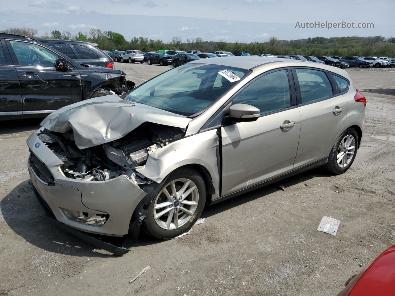 2016 Ford Focus Se Beige vin: 1FADP3K23GL238176