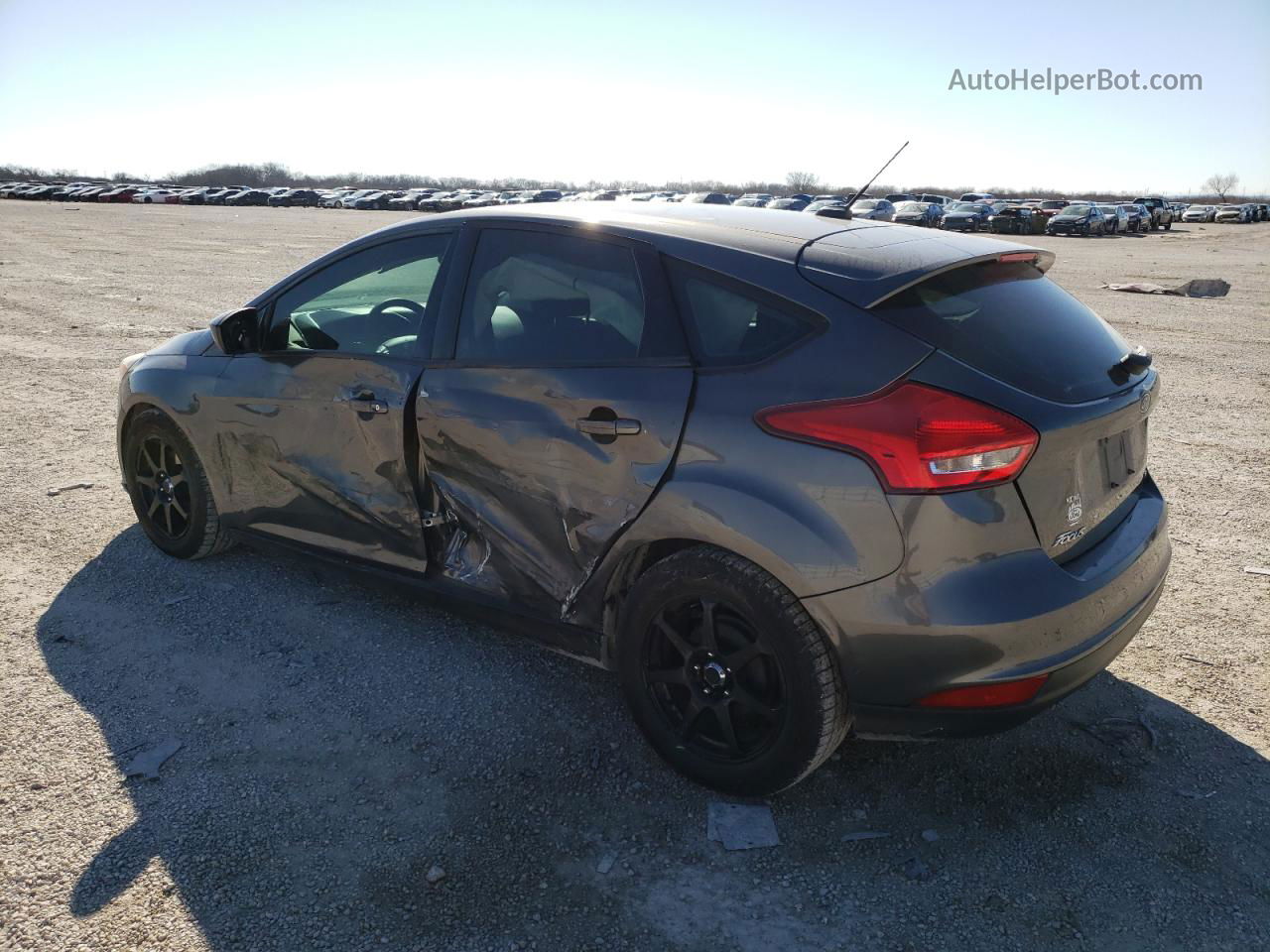 2018 Ford Focus Se Gray vin: 1FADP3K23JL229372