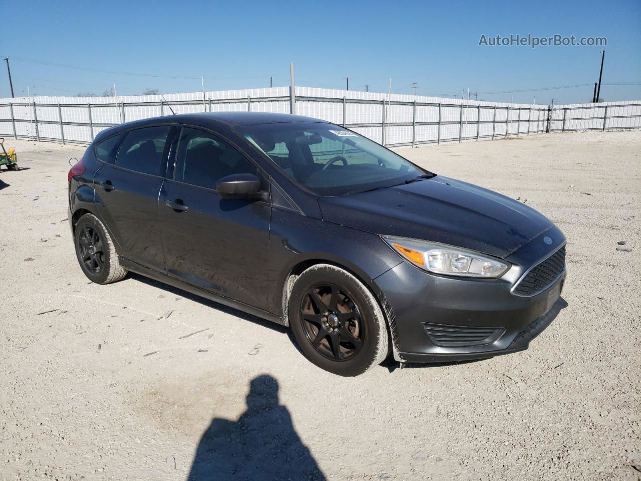 2018 Ford Focus Se Серый vin: 1FADP3K23JL229372