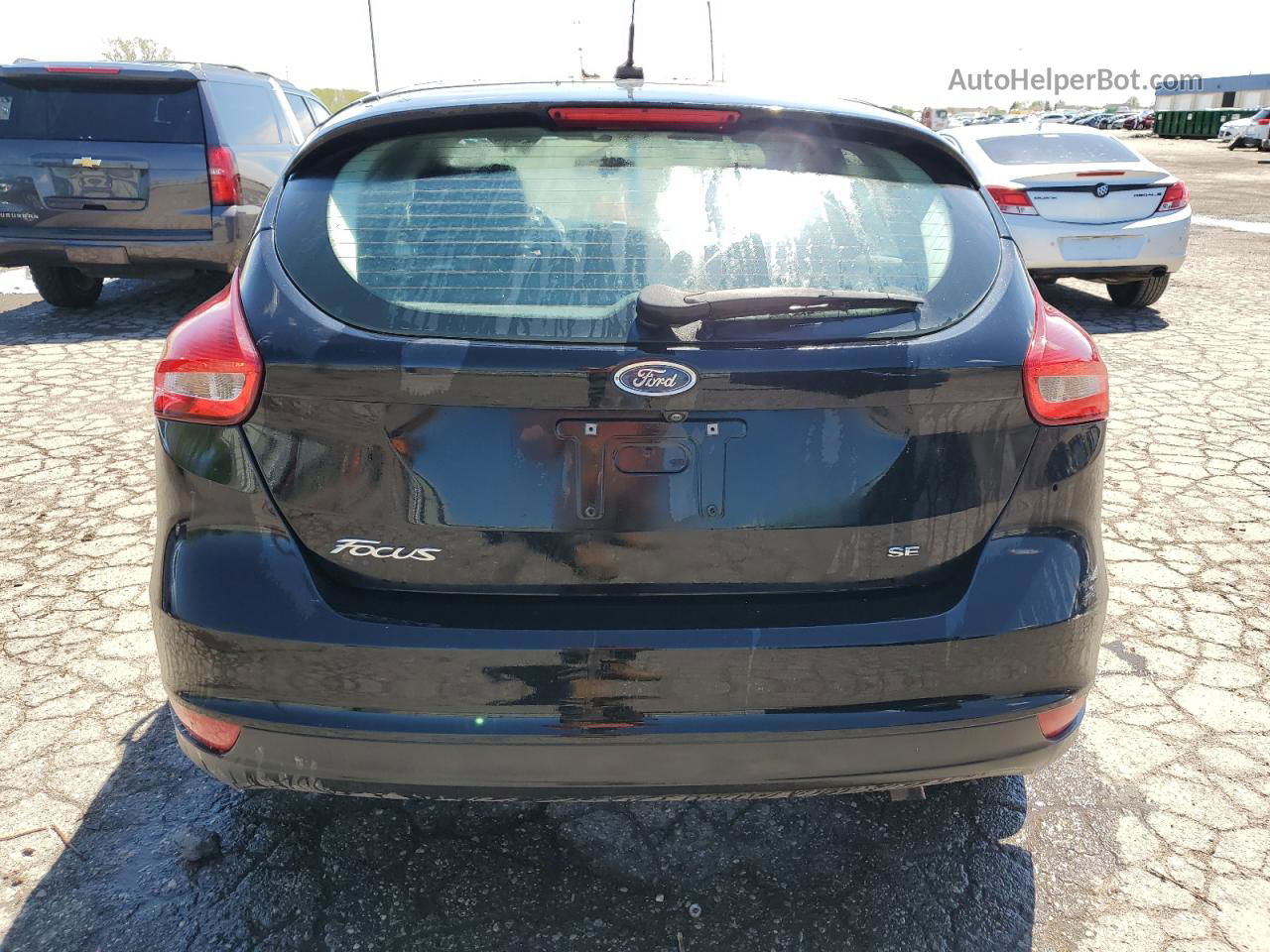 2018 Ford Focus Se Черный vin: 1FADP3K23JL254627