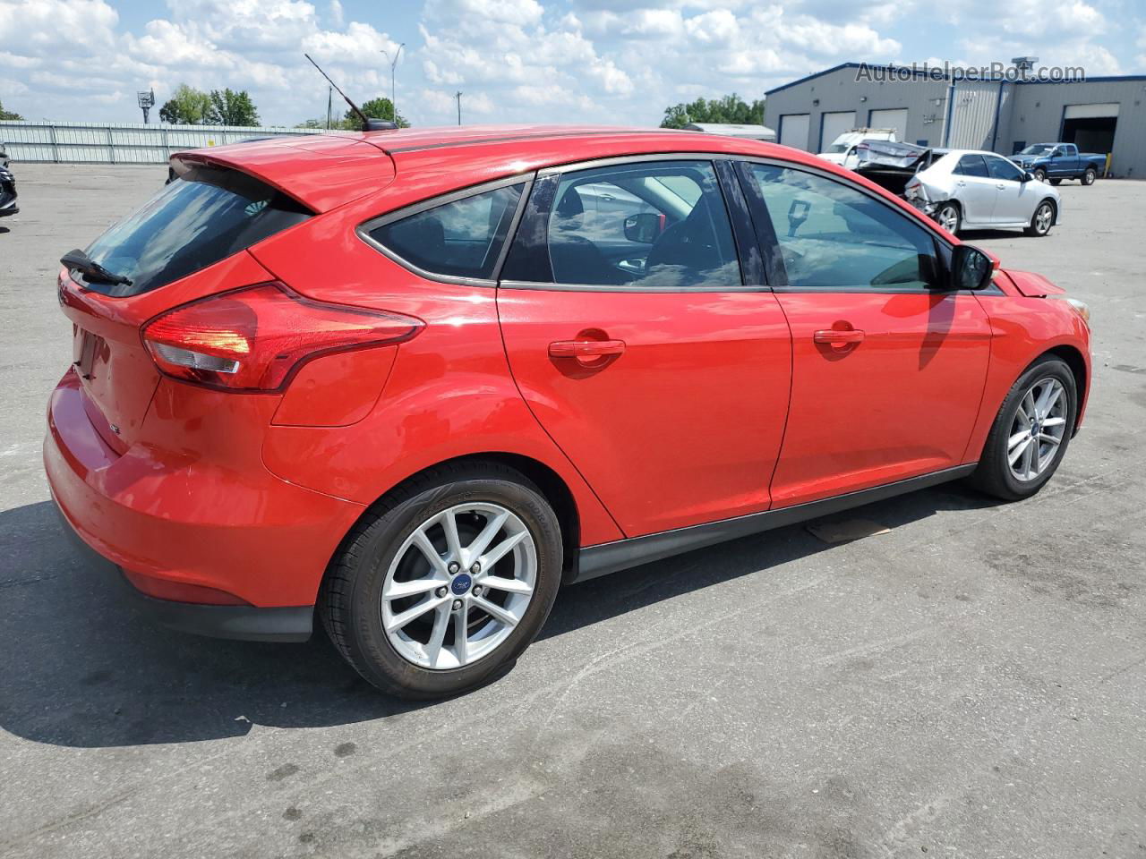 2015 Ford Focus Se Red vin: 1FADP3K24FL262422