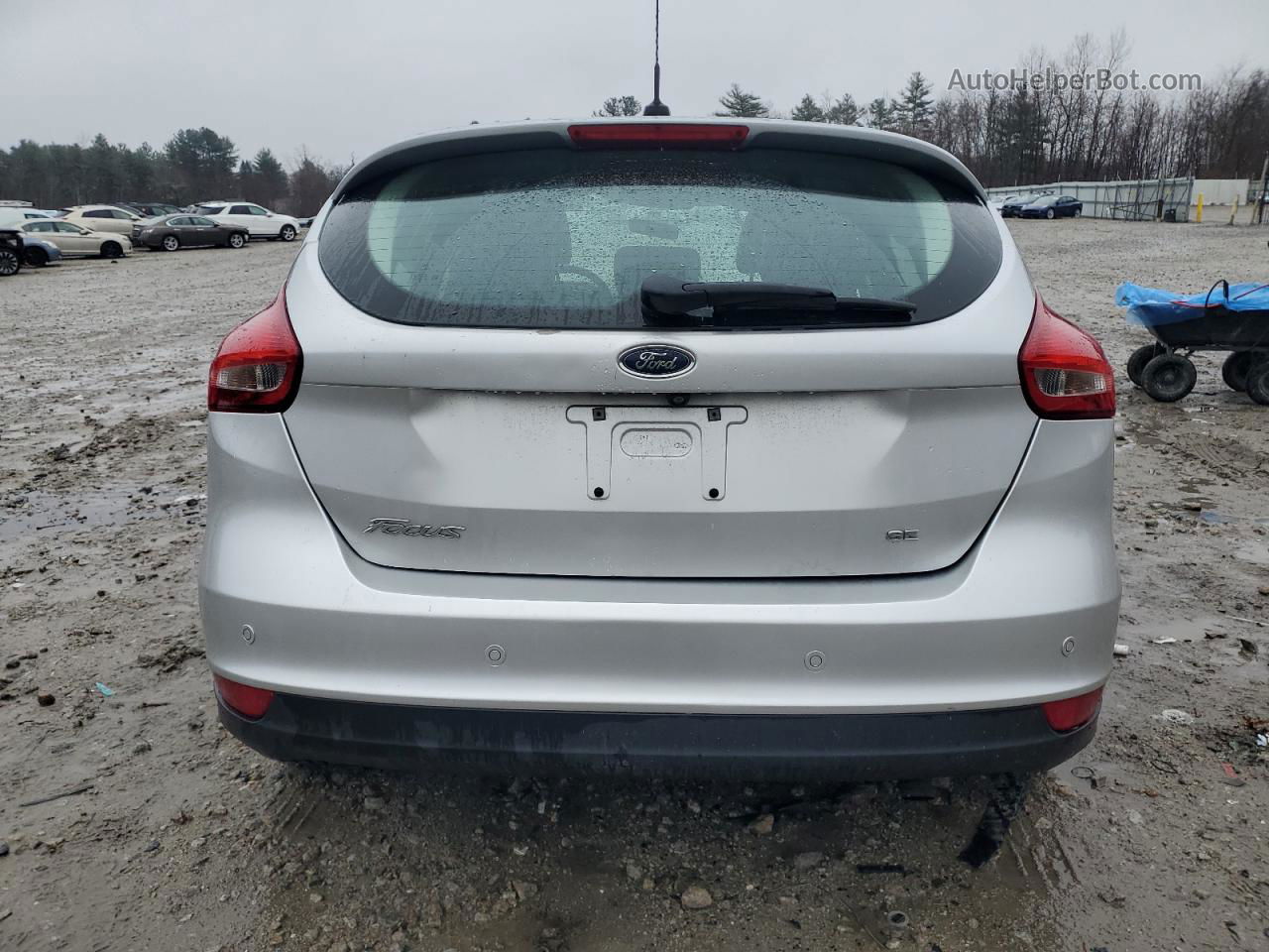 2016 Ford Focus Se Silver vin: 1FADP3K24GL330638