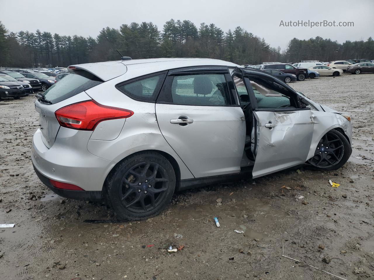 2016 Ford Focus Se Silver vin: 1FADP3K24GL330638