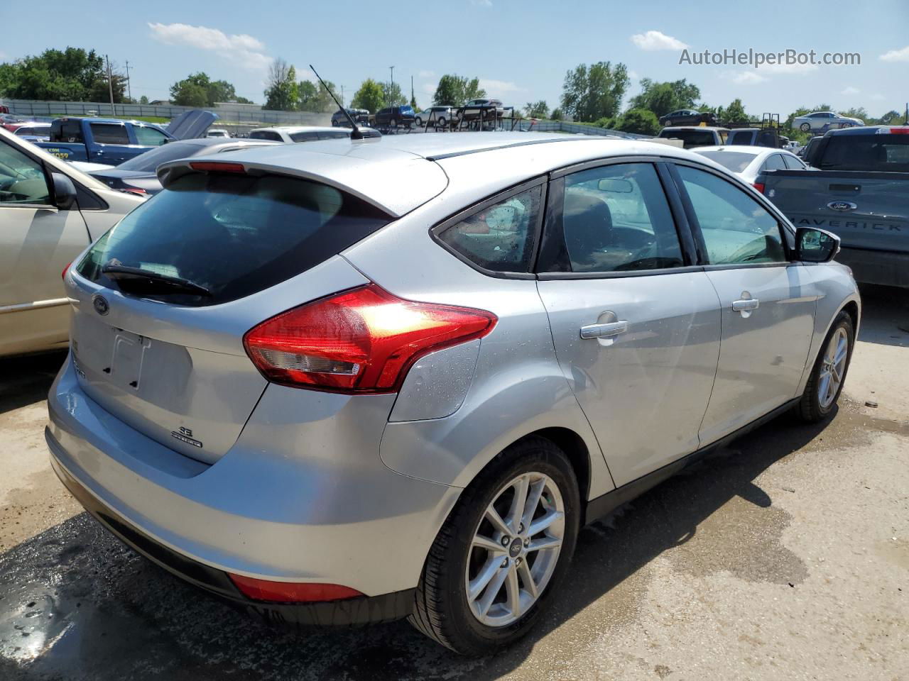 2016 Ford Focus Se Серебряный vin: 1FADP3K24GL331630