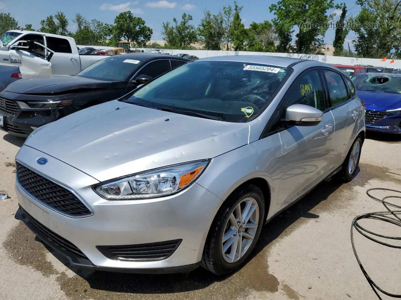 2016 Ford Focus Se Silver vin: 1FADP3K24GL331630