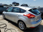 2016 Ford Focus Se Серебряный vin: 1FADP3K24GL331630