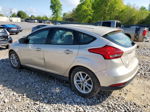 2017 Ford Focus Se Beige vin: 1FADP3K24HL232386