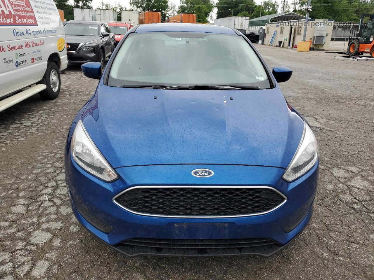 2018 Ford Focus Se Синий vin: 1FADP3K24JL239263