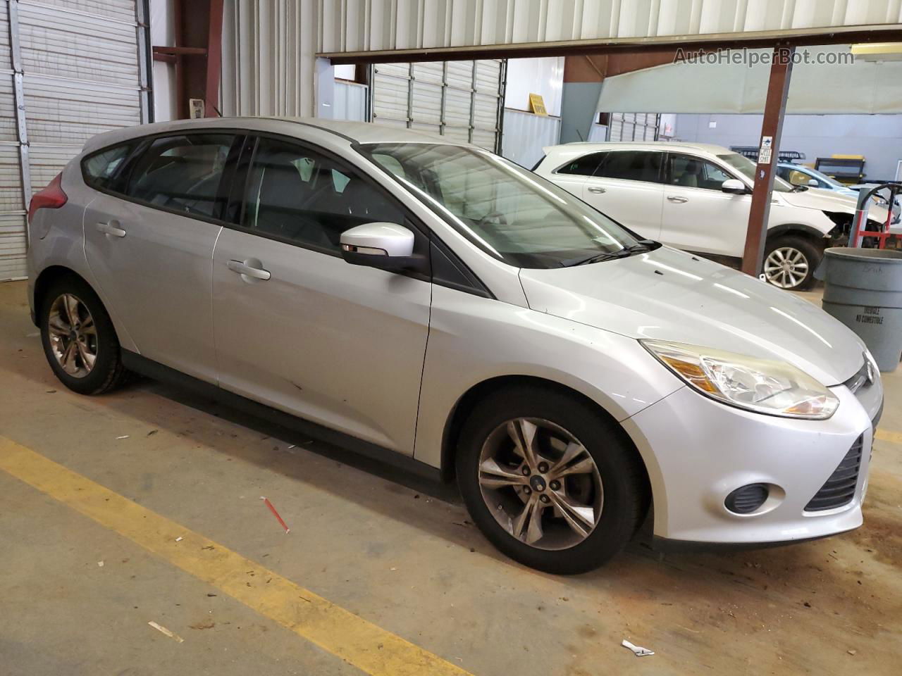 2013 Ford Focus Se Серебряный vin: 1FADP3K25DL155389