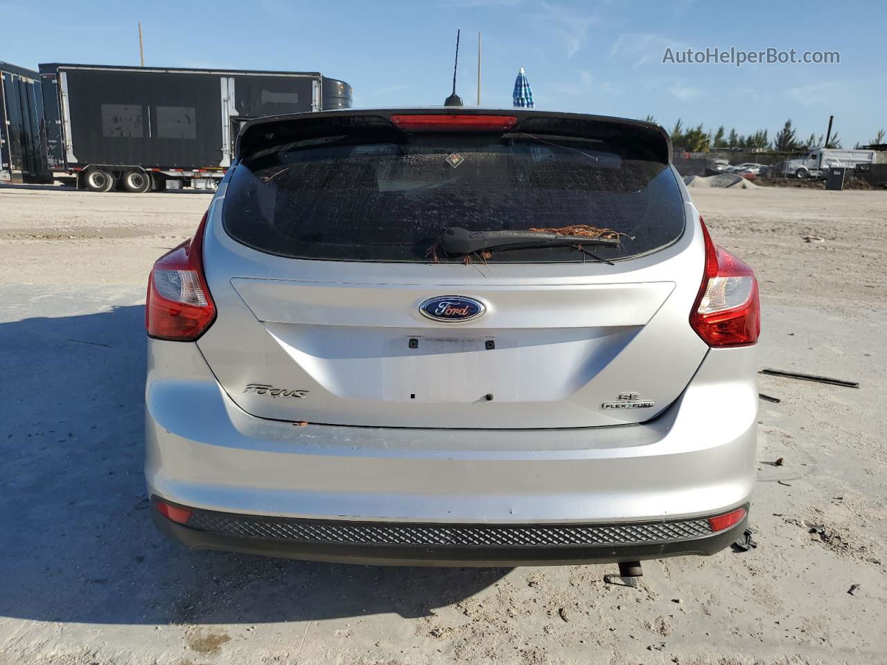 2014 Ford Focus Se Серебряный vin: 1FADP3K25EL284122