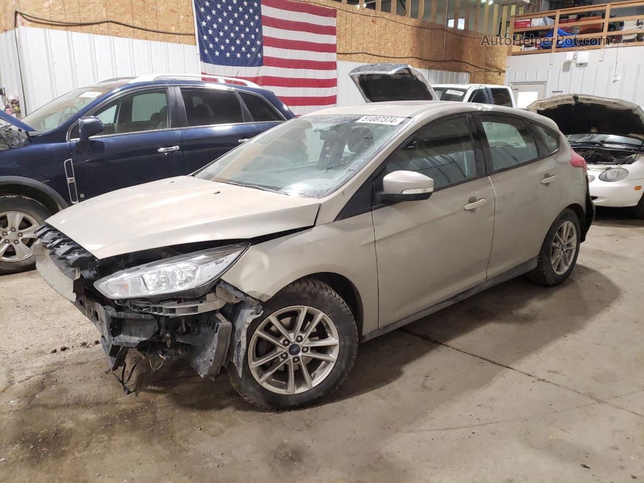 2016 Ford Focus Se Серебряный vin: 1FADP3K25GL351790