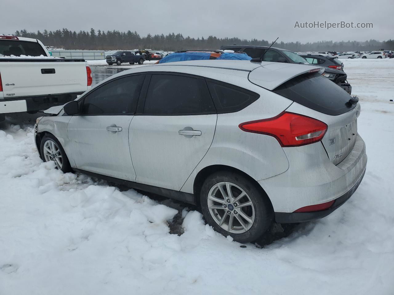 2017 Ford Focus Se Silver vin: 1FADP3K25HL247320