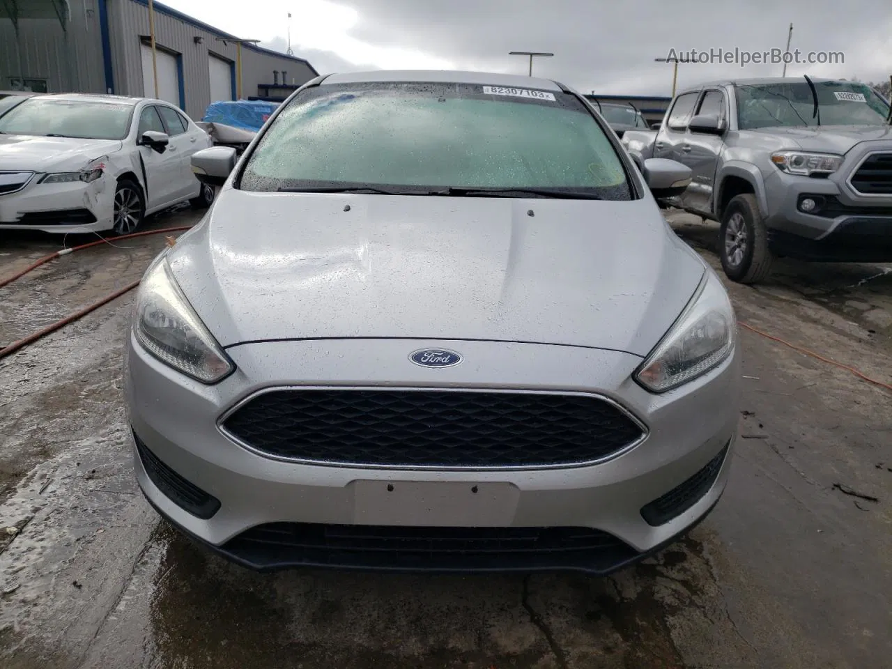 2017 Ford Focus Se Серебряный vin: 1FADP3K25HL249844