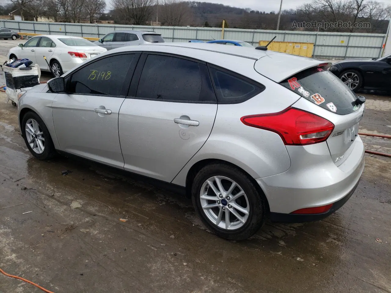 2017 Ford Focus Se Silver vin: 1FADP3K25HL249844