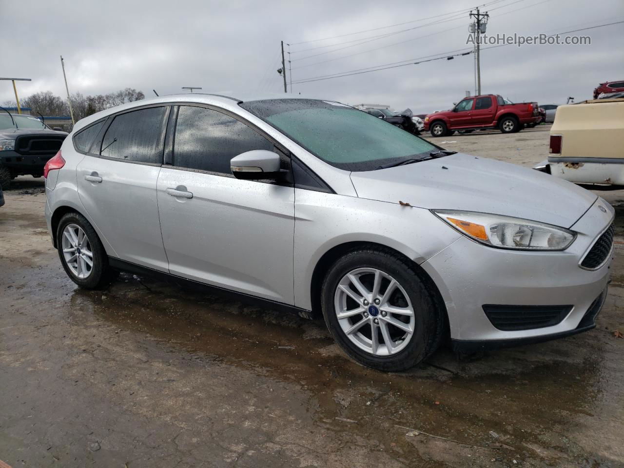 2017 Ford Focus Se Silver vin: 1FADP3K25HL249844