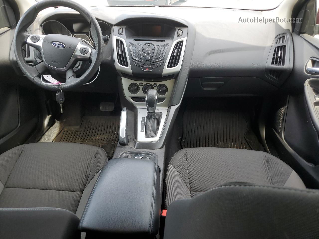 2013 Ford Focus Se Красный vin: 1FADP3K26DL135636