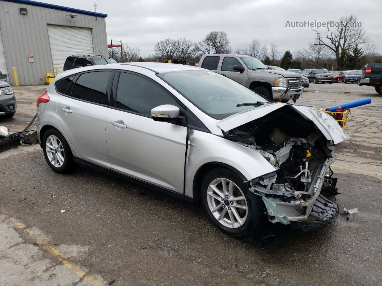 2015 Ford Focus Se Silver vin: 1FADP3K26FL283725