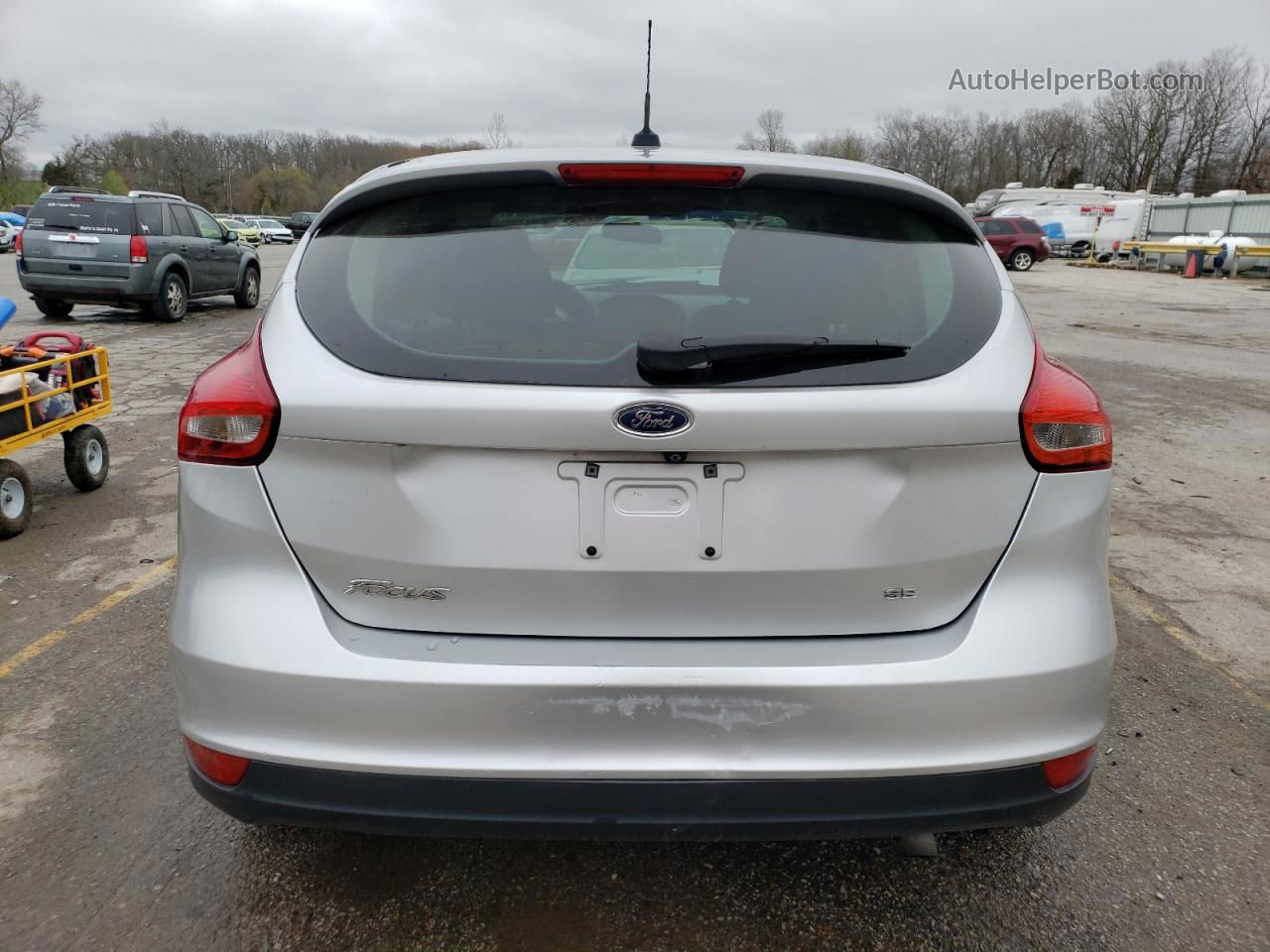 2015 Ford Focus Se Silver vin: 1FADP3K26FL283725