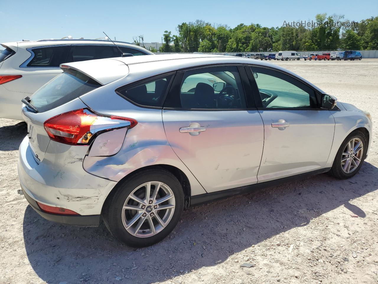 2015 Ford Focus Se Silver vin: 1FADP3K26FL317968