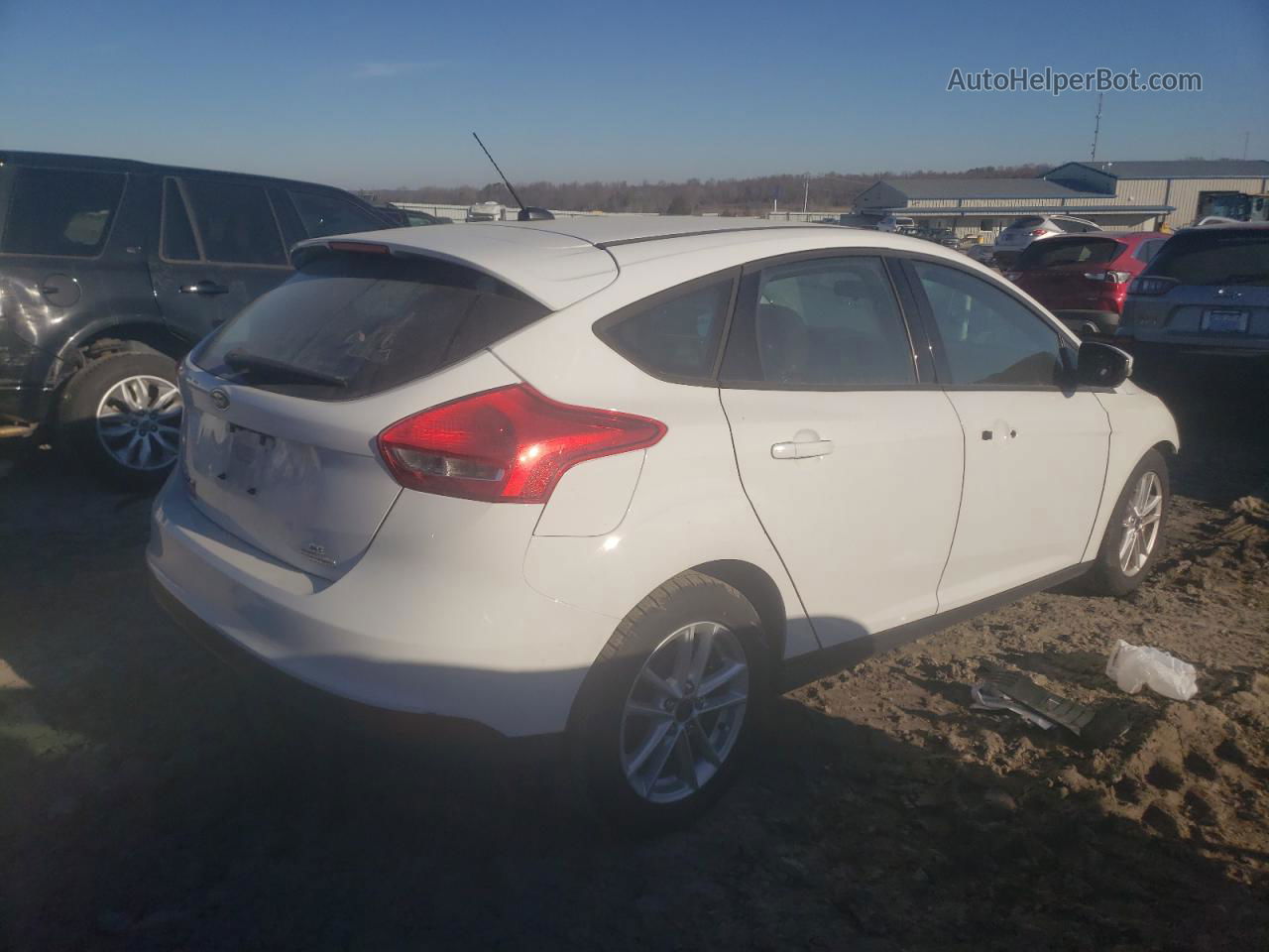 2015 Ford Focus Se White vin: 1FADP3K26FL375871