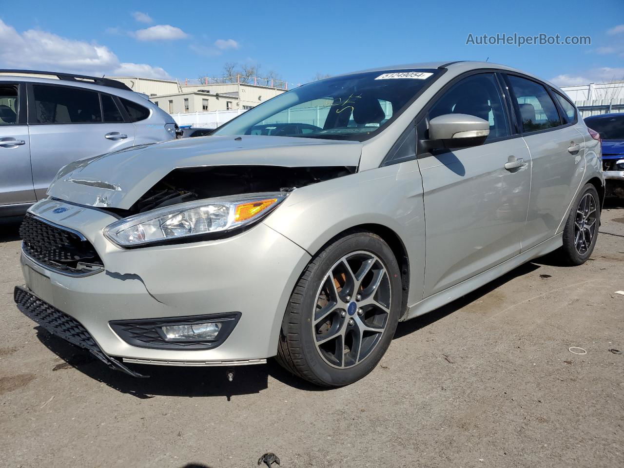 2015 Ford Focus Se Cream vin: 1FADP3K26FL378589