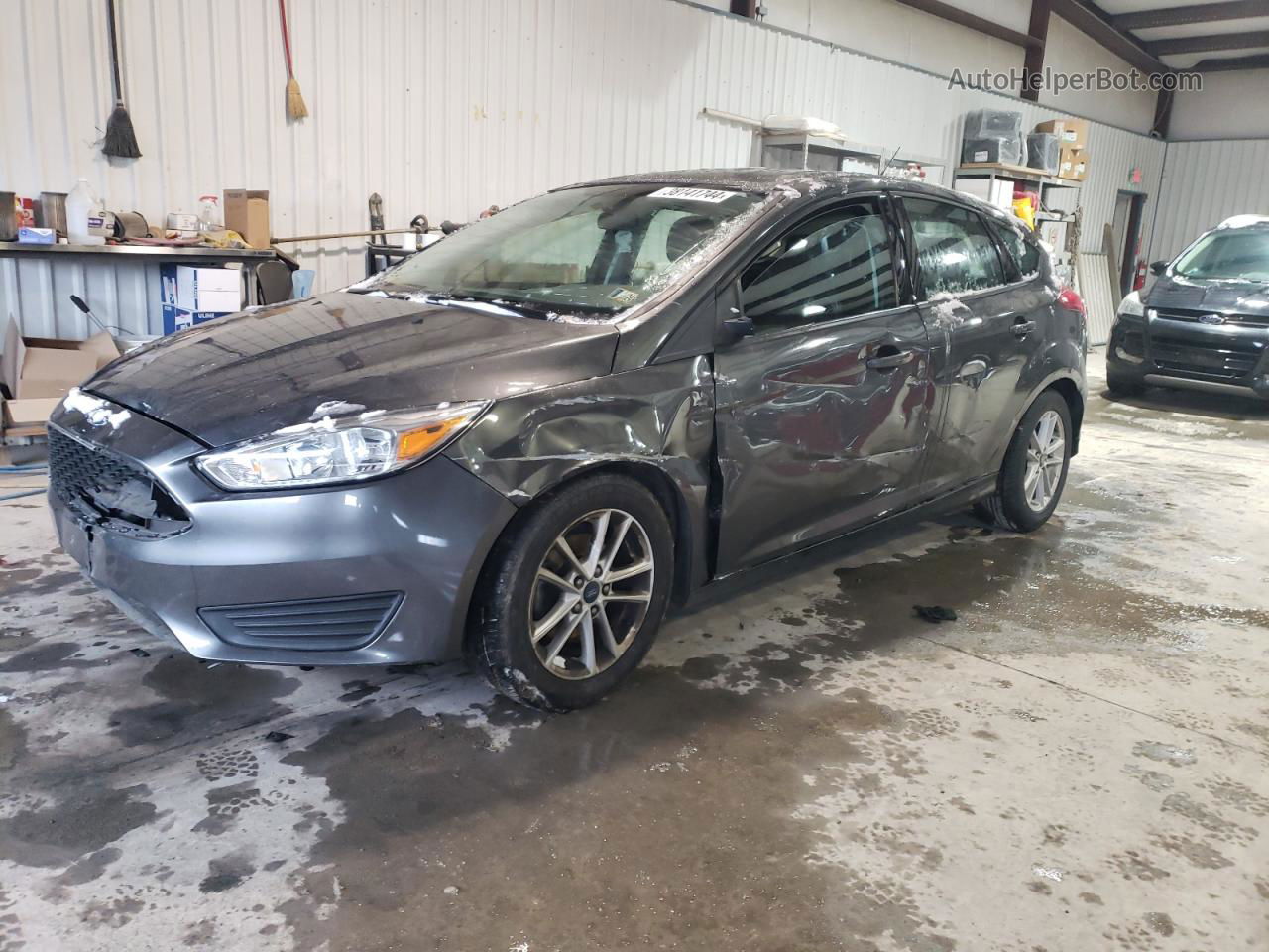 2017 Ford Focus Se Charcoal vin: 1FADP3K26HL323191